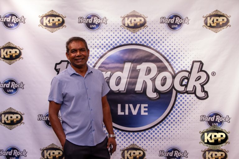 AR Rahman Live In Concert Kash Patel Productions Bollywood US Tour Crowd Hard Rock Live Hollywood FL August 5th 2022 014
