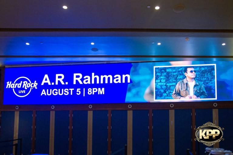 AR Rahman Live In Concert Kash Patel Productions Bollywood US Tour Crowd Hard Rock Live Hollywood FL August 5th 2022 023