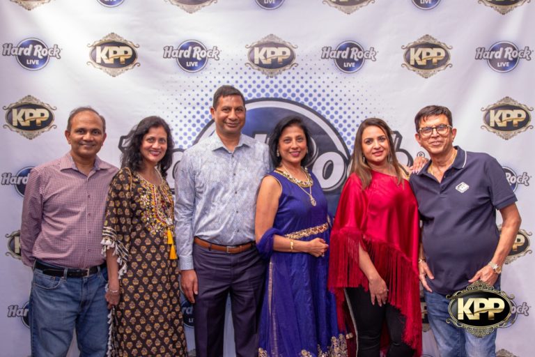 AR Rahman Live In Concert Kash Patel Productions Bollywood US Tour Crowd Hard Rock Live Hollywood FL August 5th 2022 055