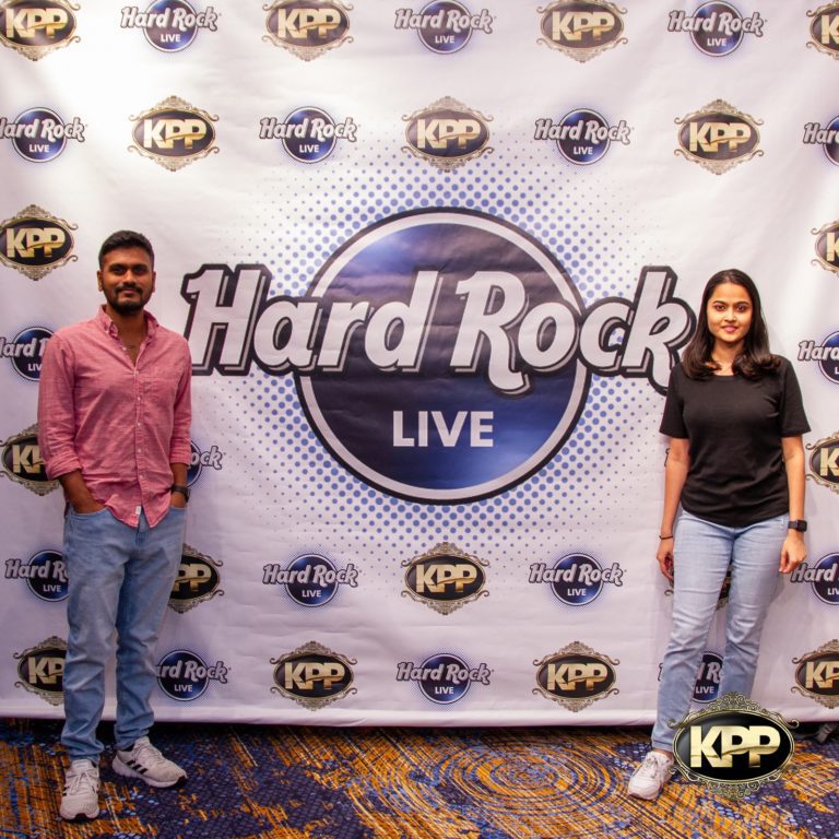 AR Rahman Live In Concert Kash Patel Productions Bollywood US Tour Crowd Hard Rock Live Hollywood FL August 5th 2022 082